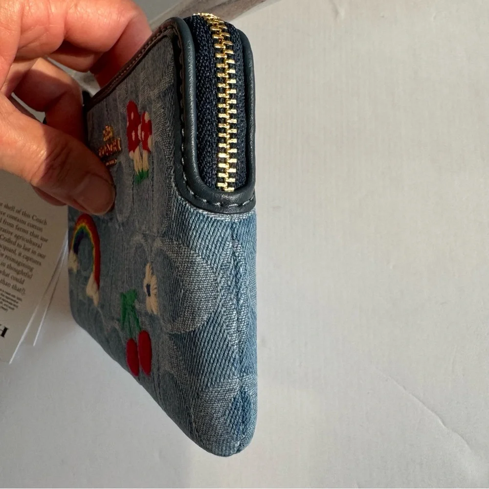Coach CDF35 Corner Zip Wristlet Signature Denim Rainbow Indigo Multi NWT - Picture 8 of 16